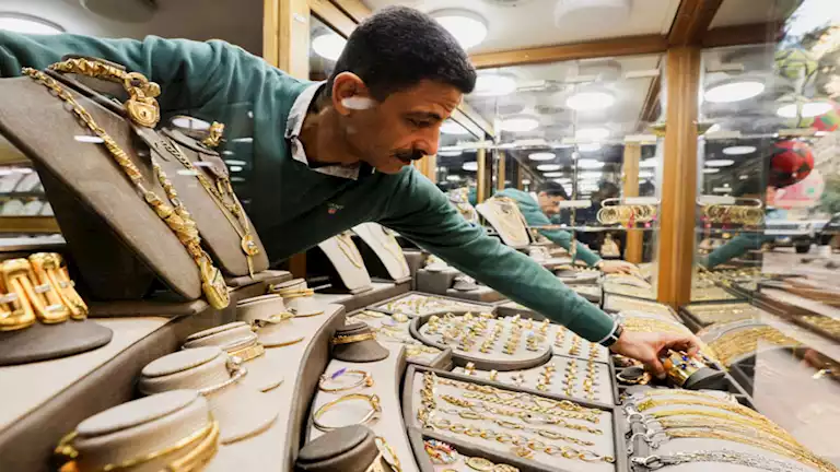 ماذا حدث لسعر الذهب اليوم في مصر بمنتصف تعاملات الجمعة؟
